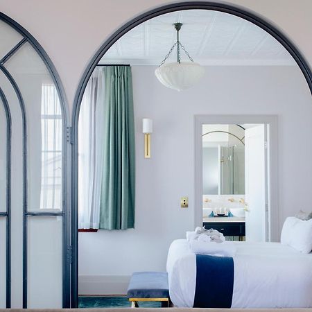 Tattersalls Hotel Армидейл Екстериор снимка