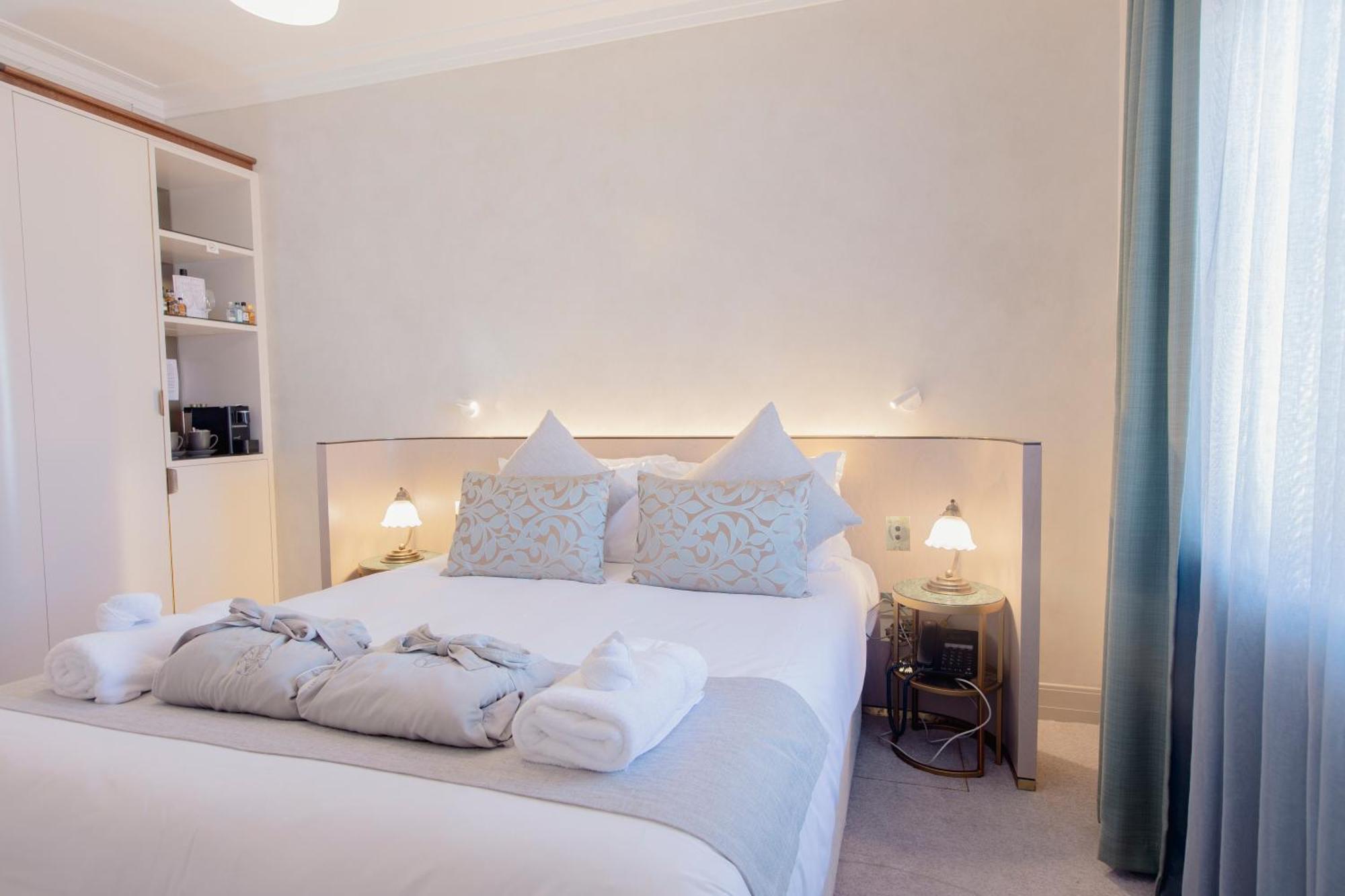 Tattersalls Hotel Армидейл Екстериор снимка