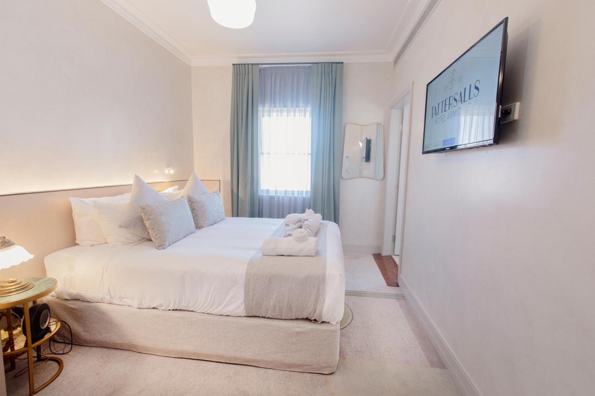 Tattersalls Hotel Армидейл Екстериор снимка
