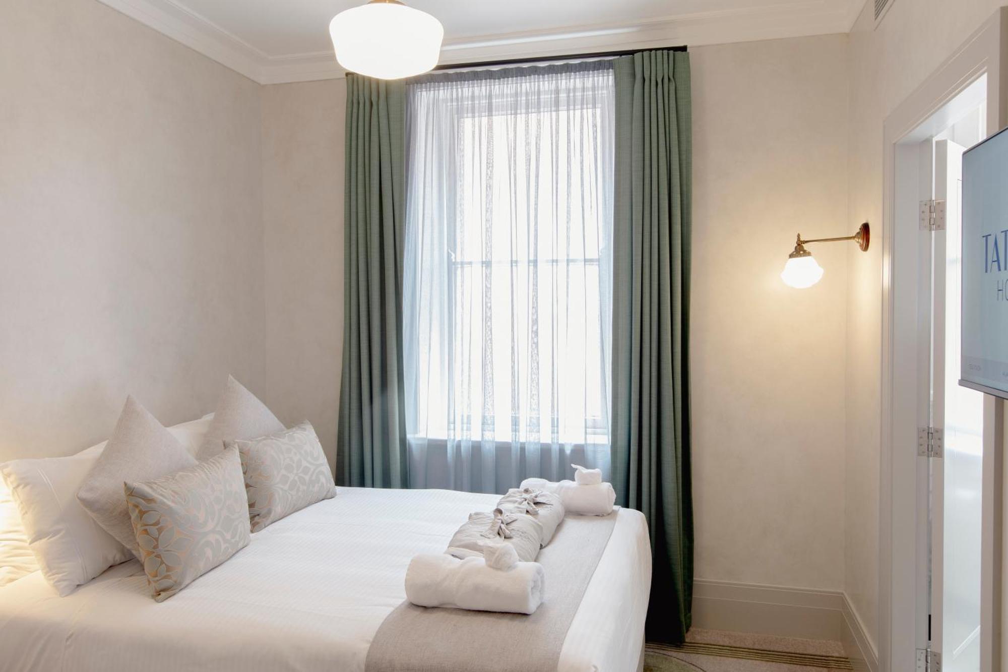 Tattersalls Hotel Армидейл Екстериор снимка