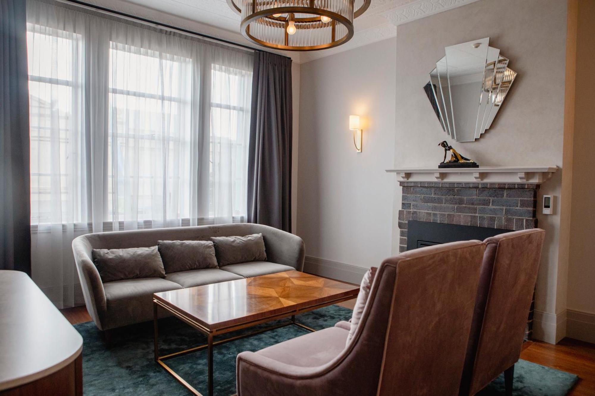 Tattersalls Hotel Армидейл Екстериор снимка