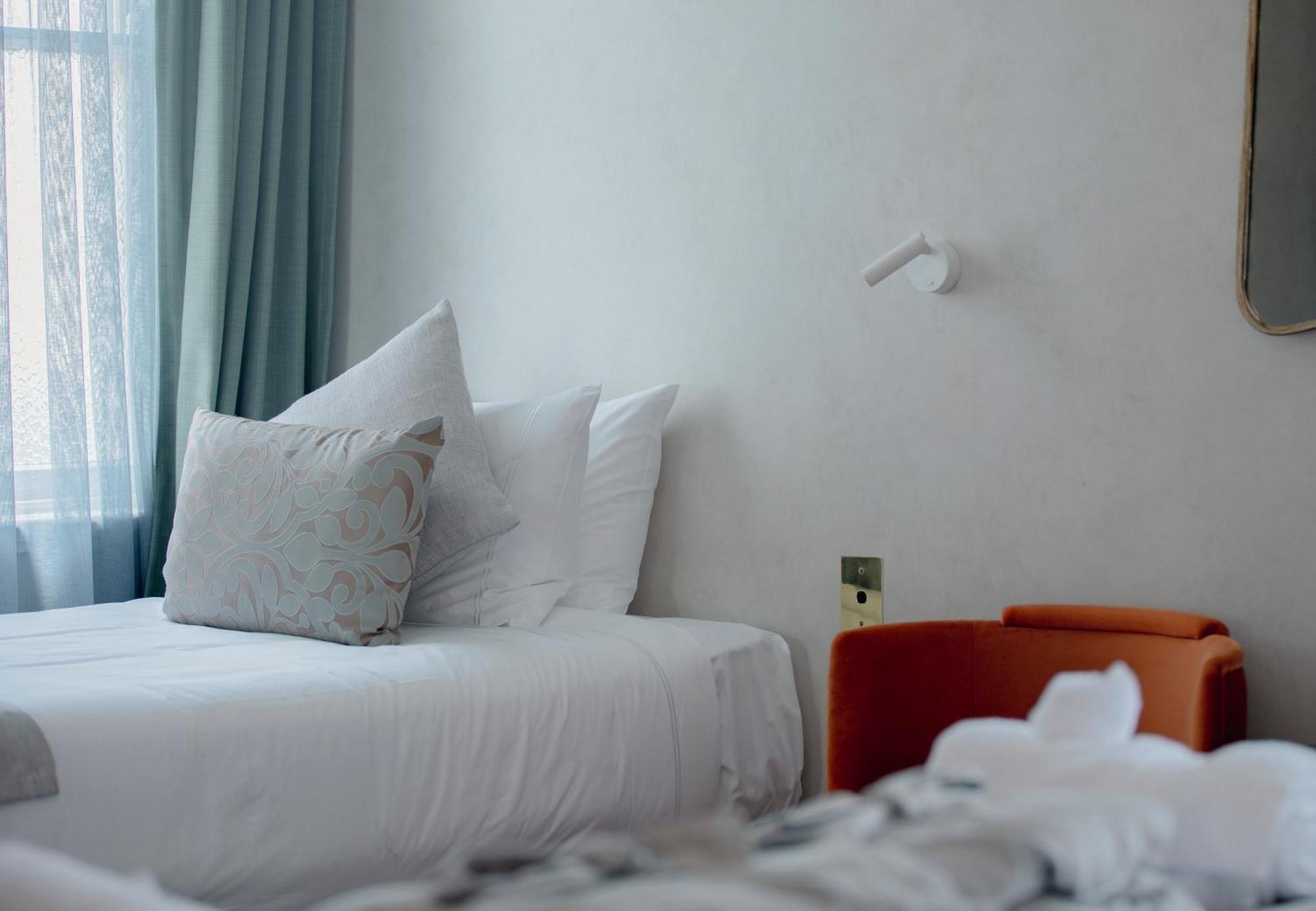 Tattersalls Hotel Армидейл Екстериор снимка