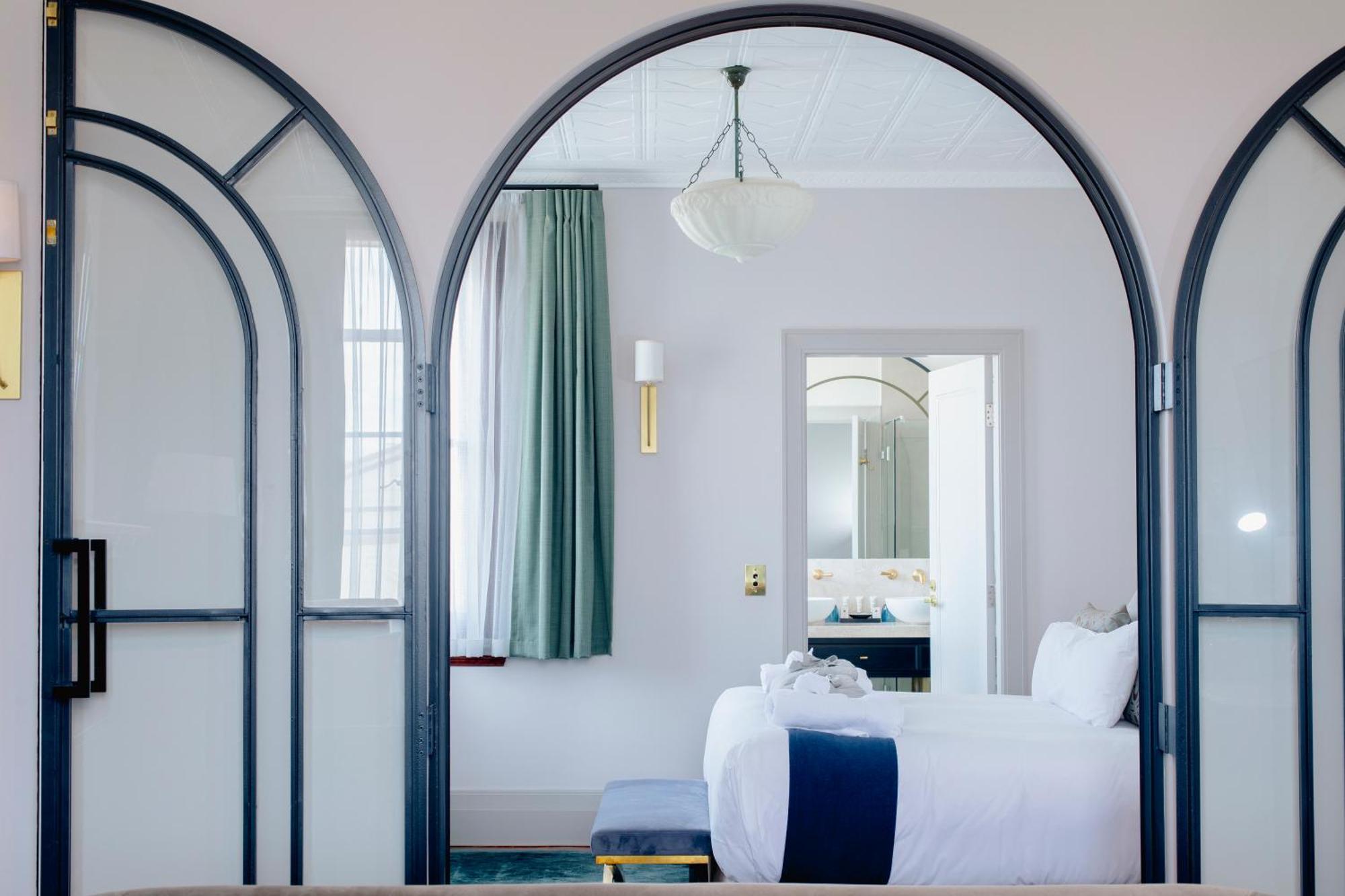 Tattersalls Hotel Армидейл Екстериор снимка
