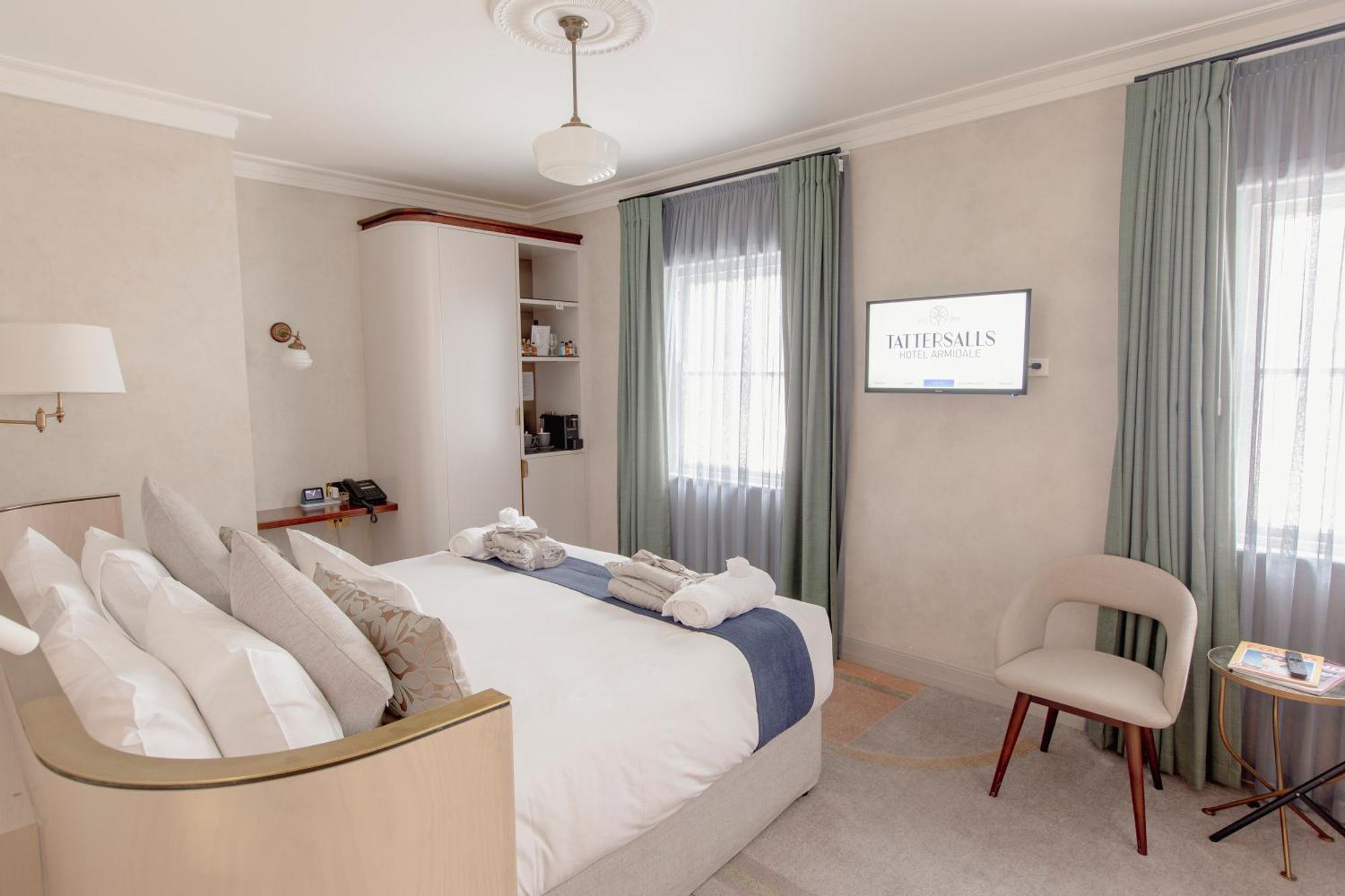 Tattersalls Hotel Армидейл Екстериор снимка