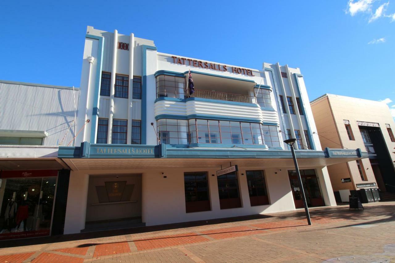 Tattersalls Hotel Армидейл Екстериор снимка
