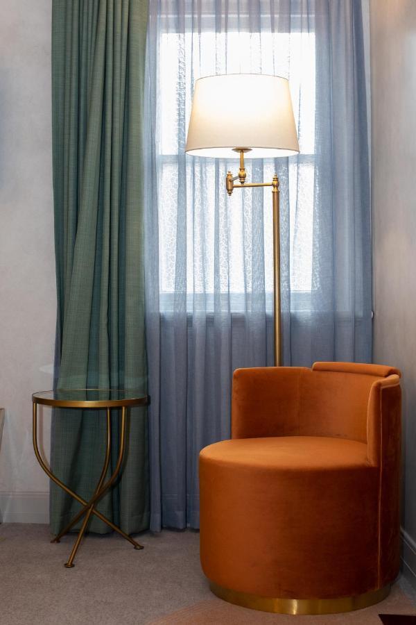 Tattersalls Hotel Армидейл Екстериор снимка